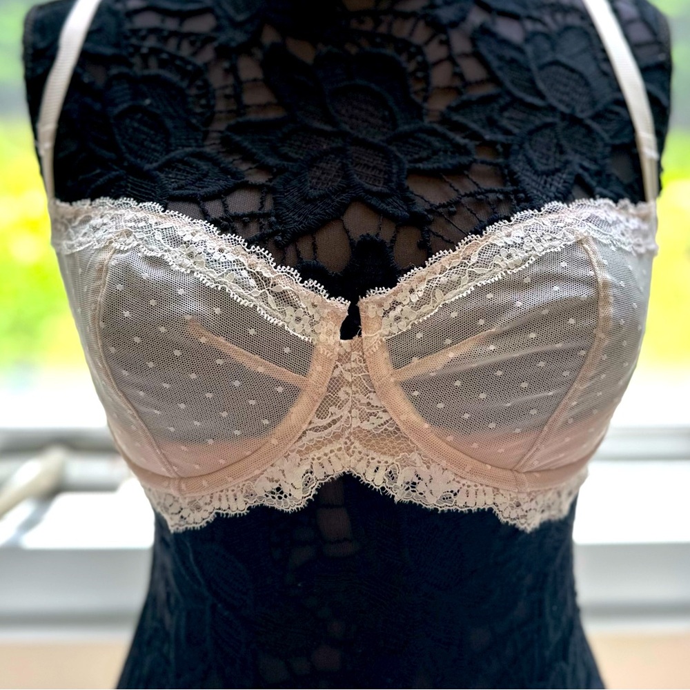 Victorias Secret 32DDD bra